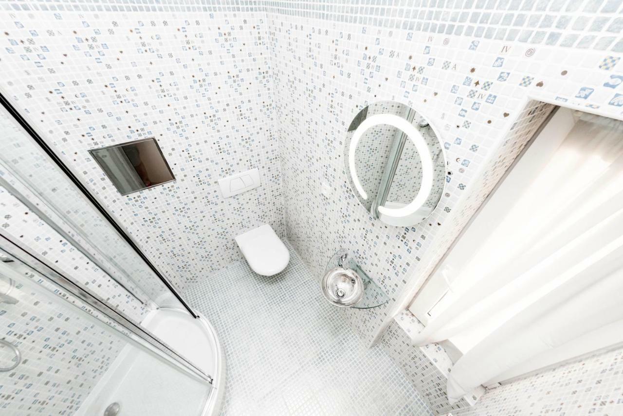 Romantic Studio With Jacuzzi 프라하 외부 사진